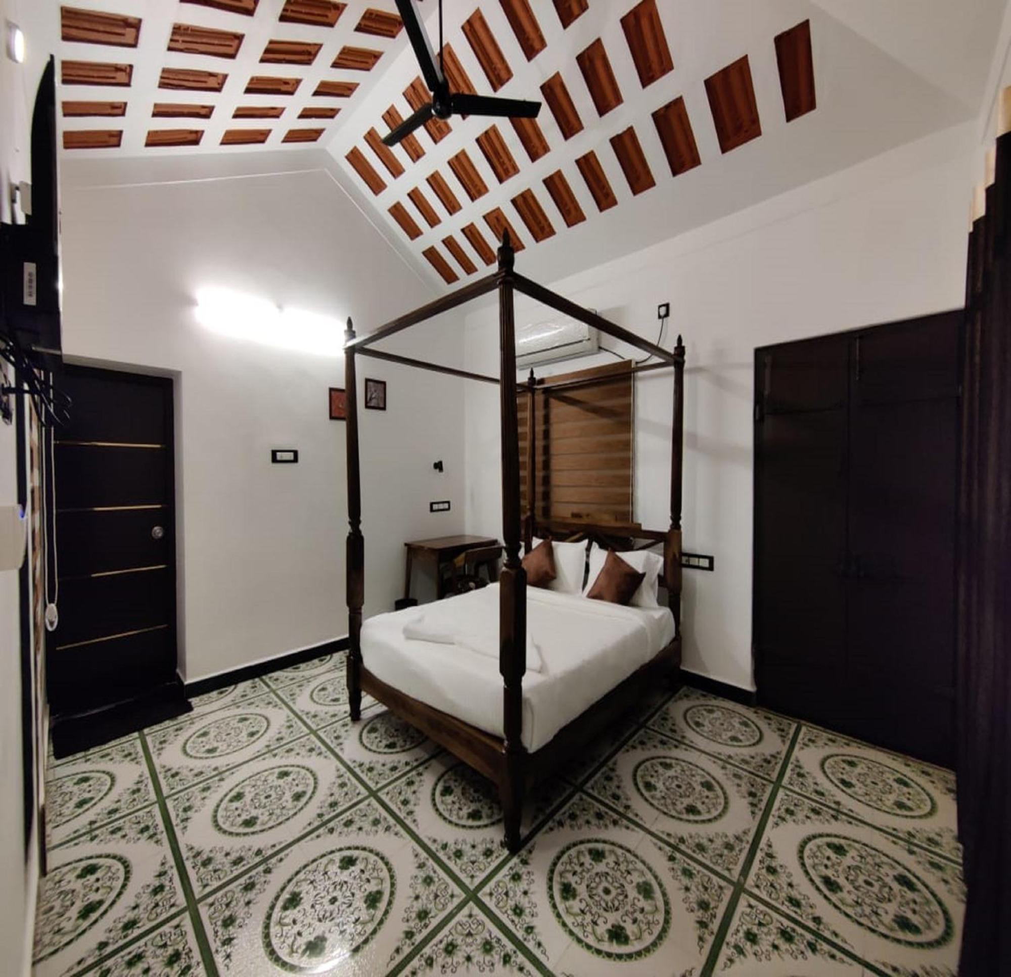 Courtyard Castle Heritage Resort Puducherry Eksteriør billede