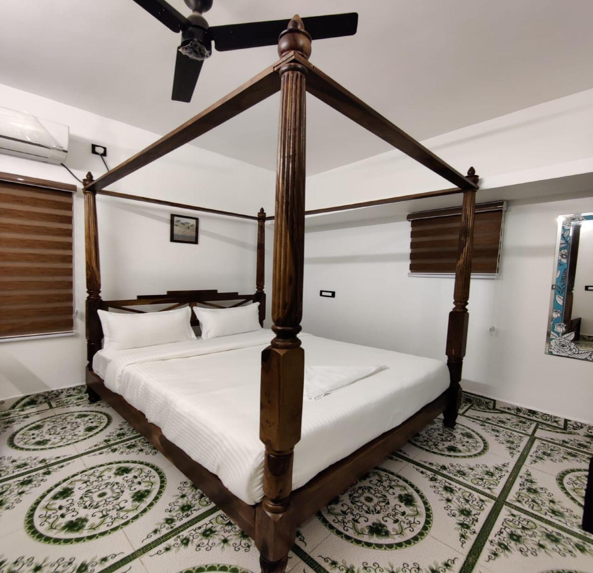 Courtyard Castle Heritage Resort Puducherry Eksteriør billede