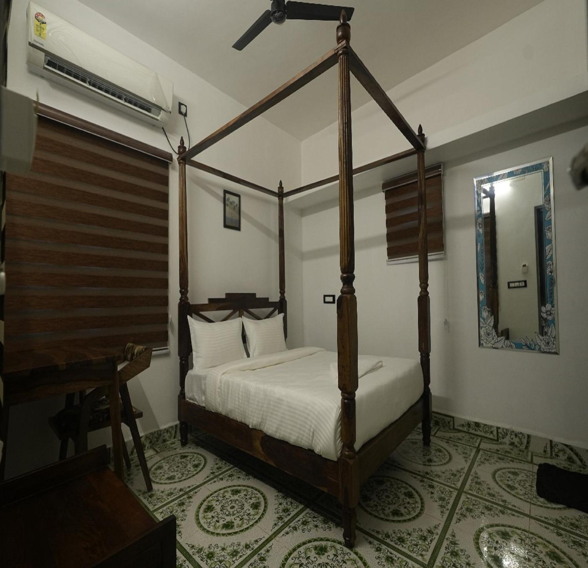 Courtyard Castle Heritage Resort Puducherry Eksteriør billede
